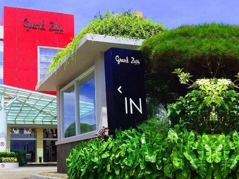 Hotel Grand Zuri Muara Enim Muara Enim At 4189 Reviews Photos Offer