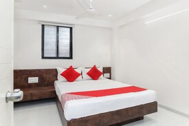 Book 2067 Oyo rooms hotels Online in 306 Cities