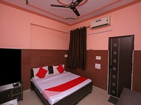 Book 2067 Oyo rooms hotels Online in 306 Cities