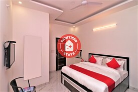 Book 2067 Oyo rooms hotels Online 306 Cities
