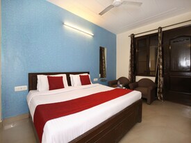 Book 2067 Oyo rooms hotels Online 306 Cities