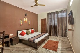 Book 2067 Oyo rooms hotels Online in 306 Cities