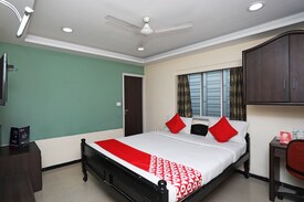 Collection O 25072 Naman's Inn Hotel Kolkata - Reviews, Photos & Offers