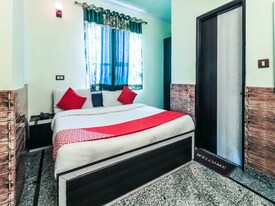 Book 2067 Oyo rooms hotels Online in 306 Cities