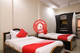 Book 2067 Oyo rooms hotels Online 306 Cities