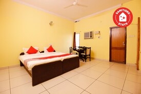 Book 2067 Oyo rooms hotels Online 306 Cities