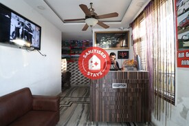 Book 2067 Oyo rooms hotels Online 306 Cities