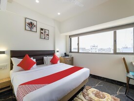Book 2067 Oyo rooms hotels Online 306 Cities
