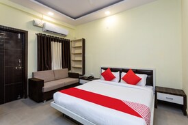 Book 2067 Oyo rooms hotels Online 306 Cities