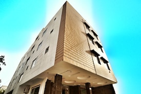 Hotel Aerocity Purple Orchid